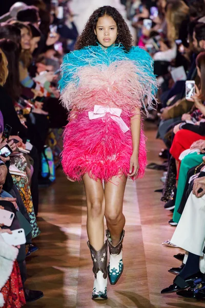 Look 3